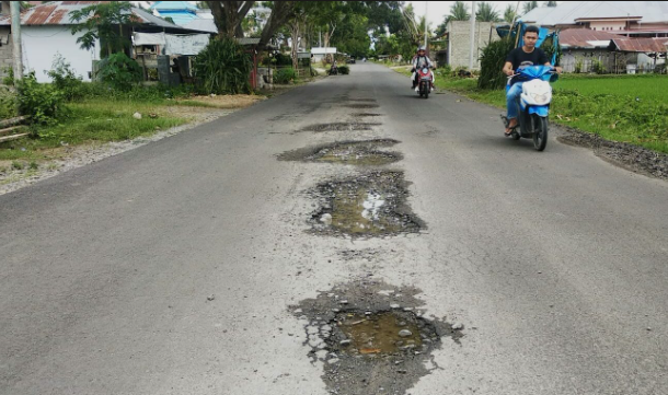 Kondisi kerusakan: jalanan rusak